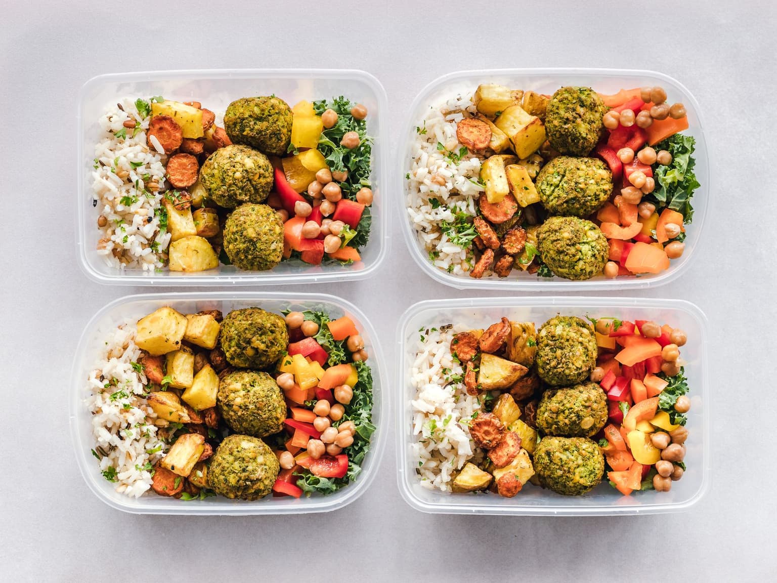Jelovnik od 1400 kcal: 7-dnevni plan s dovoljno bjelančevina i vlakana